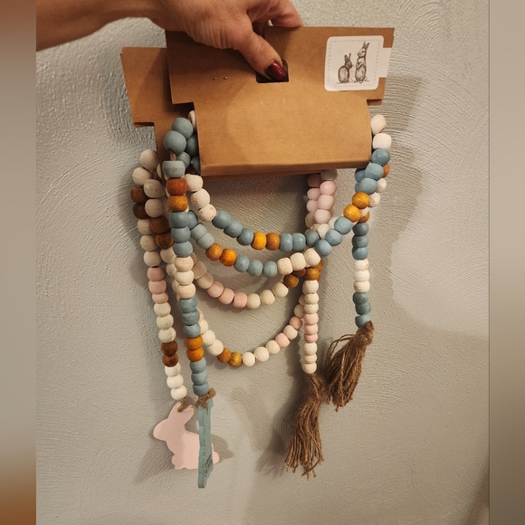 EASTER PASTEL GARLAND - Picture 2 of 2